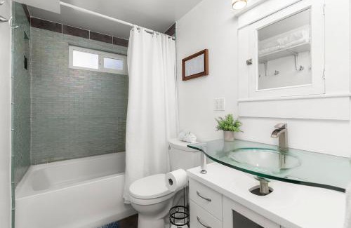 Ocean Beach Casa | OB Cottage Retreat Best Location, Patio & Beach!