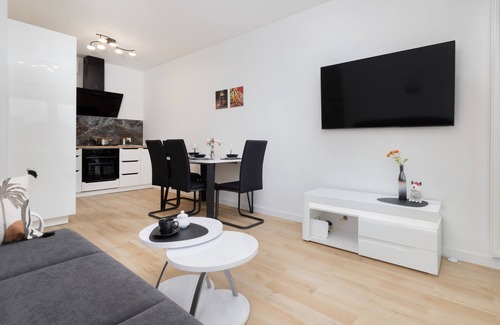 Srodmiescie Apartamento | Obrońców Wybrzeża 8 | Apartment | Parking