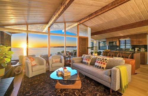 Blaine Casa | Obsidian - Beachfront Bungalow with Sauna, A/C and Hi Speed Internet