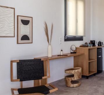 Milos Cama Y Desayuno | Obsidian Suites Milos