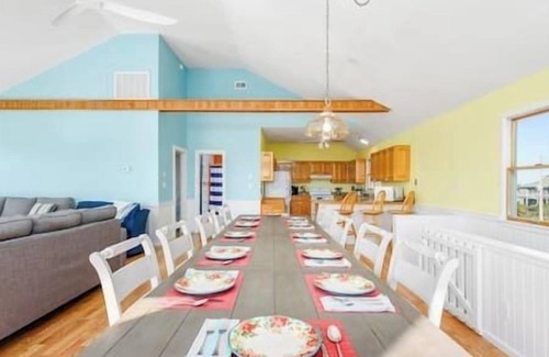 Waves Casa | OBX Pool Beachfront Hot Tub 5Bed Volleyball Arcade