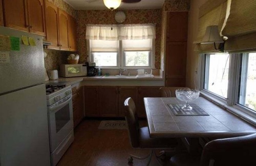 Point Pleasant Beach Casa | OCE1422U | Private Beach Access! Upper level 2BR 1ba unit w/ parking, PETS!