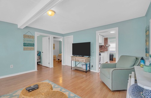 Point Pleasant Beach Casa | OCE222L | 1st Flr 2BR 1 ba Unit, on site parking, beachside location! by Shore Points Vacations