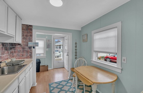 Point Pleasant Beach Casa | OCE222L | 1st Flr 2BR 1 ba Unit, on site parking, beachside location! by Shore Points Vacations