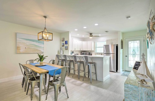 Hutchinson Island South Casa | Ocean Access Jensen Beach Home: Dock & Lanai!