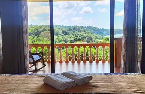 Bahía Drake Cama Y Desayuno | Ocean and forest view Manolo Cabins