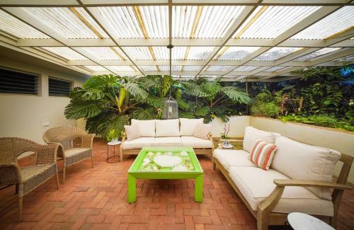 Diamond Head - Kapahulu - St. Louis Casa | Ocean and Skyline Views Honolulu Retreat