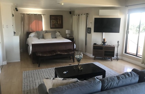 Point Loma Heights Casa | Ocean Beach Casita con jacuzzi, vistas y garaje!
