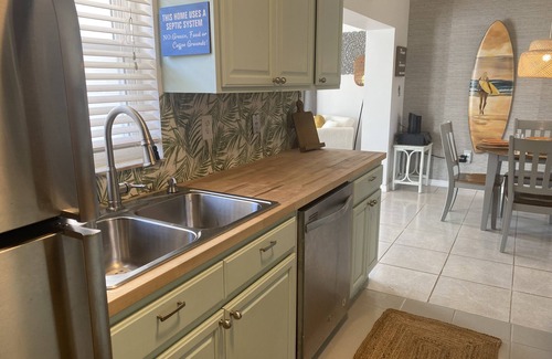 Marineland Acres Casa | Ocean Beach Cottage