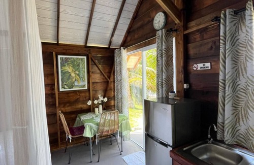 Fitii Casa | Ocean Beach Front Bungalow