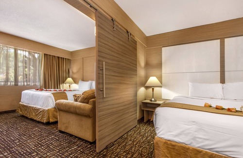 Bermuda Riviera Hotel | Ocean Beach Palace Hotel and Suites