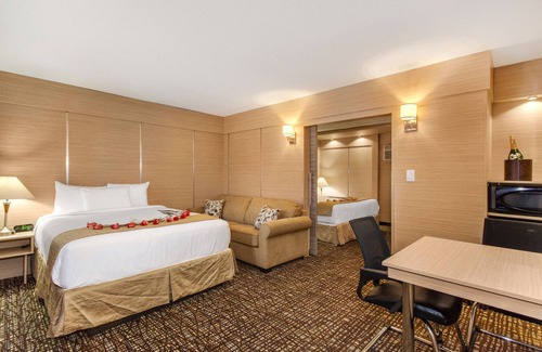 Bermuda Riviera Hotel | Ocean Beach Palace Hotel and Suites