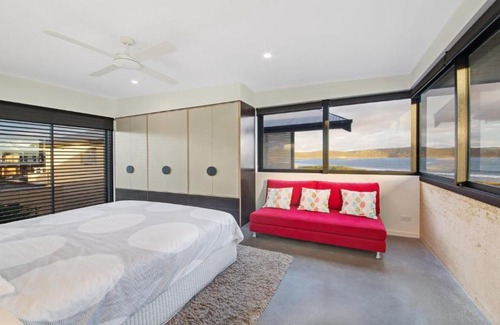 Umina Beach Casa | Ocean Beach Pavilion - Beachfront