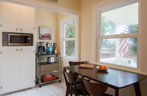 Ocean Beach Cabaña | Ocean Beach Sunset Cottage