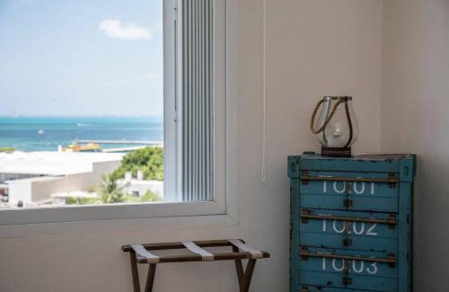 Puerto Juárez Apartamento | *OCEAN Beachfront 4 BDR with pool by Casa Paraiso*