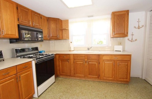 Ortley Beach Cabaña | Ocean Block Beach Cottage; Family Friendly