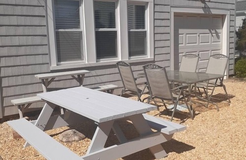 Ortley Beach Cabaña | Ocean Block Beach Cottage; Family Friendly