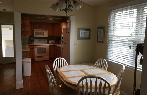 South Rehoboth Cabaña | Océano Bloque Beach Cottage - 7 Delaware Ave - Downtown Rehoboth