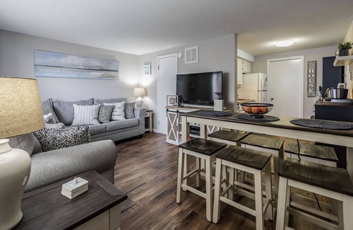 Beach Haven Condominio | Ocean block condo in the heart of Beach Haven.