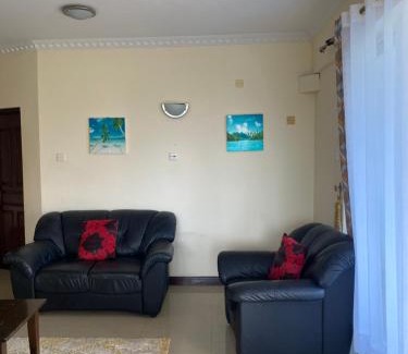 Mombasa Apartamento | Ocean Blue Retreat-3 minute walk to Nyali Center and 3 minute walk to the Beach