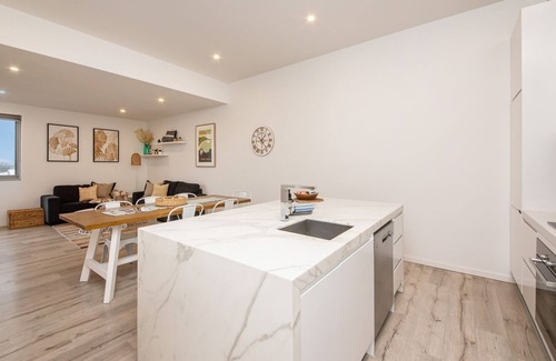 Dromana Apartamento | Ocean Blue Views in Central Dromana