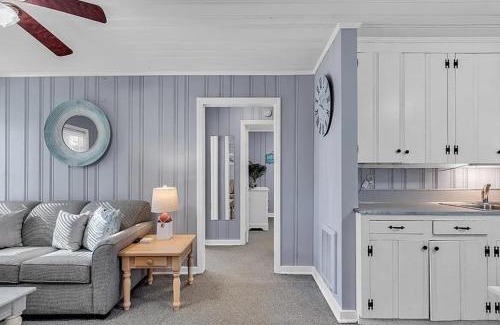 Windy Hill Apartamento | Ocean Breeze, 2nd floor, walk to beach, pet friendly