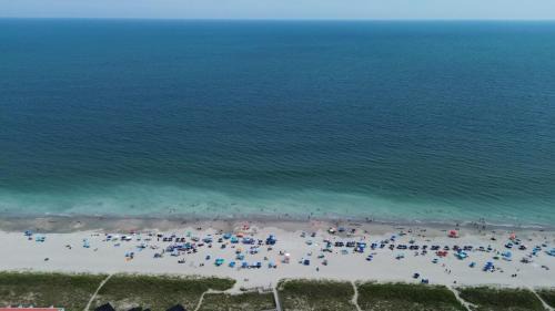 Windy Hill Apartamento | Ocean Breeze, 2nd floor, walk to beach, pet friendly
