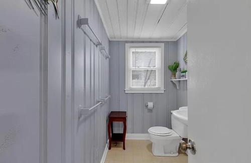 Windy Hill Apartamento | Ocean Breeze, 2nd floor, walk to beach, pet friendly