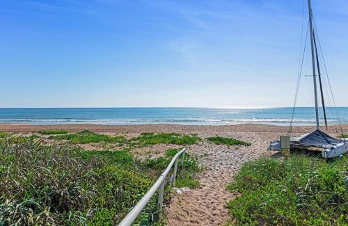 O'byrne Casa | Ocean Breeze Beach Bungalow