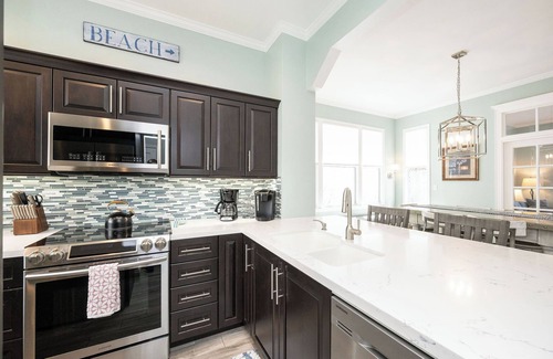Bahama Village Casa | OCEAN BREEZE BUNGALOW-Stunning 2 Bedroom/2.5 Bathroom in Truman Annex