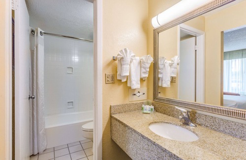 Central Beach Hotel | Ocean Breeze Inn Vero Beach