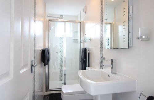 Holywell Cabaña | 1 bedroom accommodation in Holywell Bay