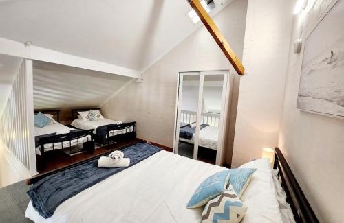 Mandurah Apartamento | Ocean Breeze Loft Villa With Pool, Tennis Court & Playground!