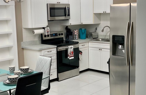 Riviera Beach Casa | Ocean Breeze Retreat located minutes from the beach