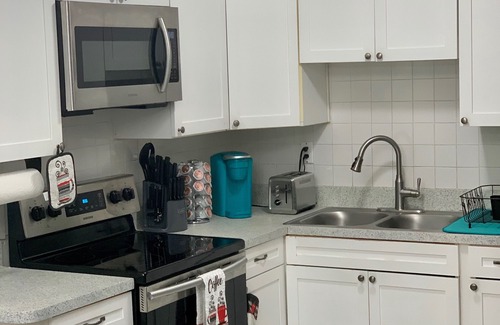 Riviera Beach Casa | Ocean Breeze Retreat located minutes from the beach