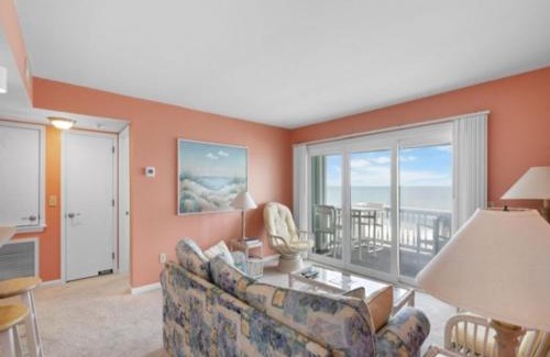 North Carolina Coast Apartamento | Ocean Breeze - Stunning Views - Oceanfront - 3rd floor - You deserve a beach vacation! condo