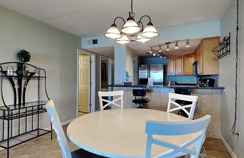 Ono Island Condominio | Ocean Breeze West #205 | Beach Views, Balcony!