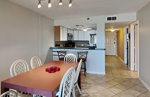 Ono Island Condominio | Ocean Breeze West #202 | Beachfront Balcony, Pool!