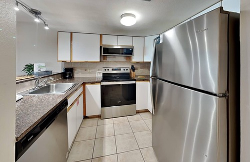Ono Island Condominio | Ocean Breeze West #202 | Beachfront Balcony, Pool!