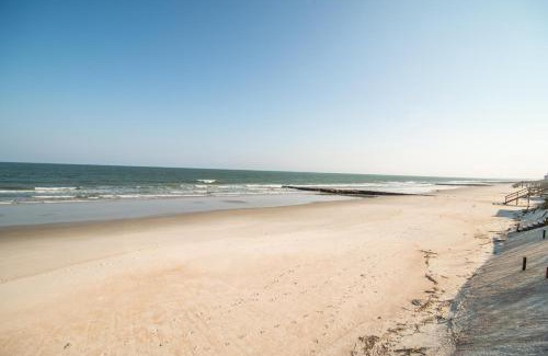 Pawleys Island Casa | Ocean Breezes Historic Home with Creek Dock
