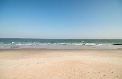 Pawleys Island Casa | Ocean Breezes Historic Home with Creek Dock