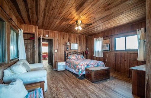 Pawleys Island Casa | Ocean Breezes Historic Home with Creek Dock