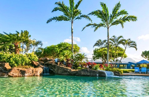 Poipu Condominio | Ocean, Coastline & Mountain Views from Lanai