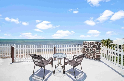 Long Beach Estates Casa | Ocean Depth Room Barnacle bed and breakfast