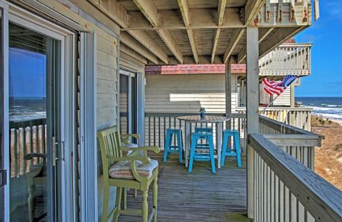 Kure Beach Apartamento | Ocean Dunes Kure Beach Condo with Balcony and Pool