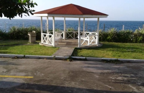Discovery Bay Apartamento | Ocean Edge Studio
