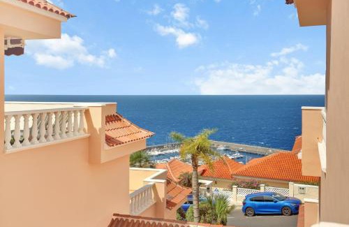 Los Gigantes Apartamento | OCEAN ROCK APARTMENT, Heated Pool, Wi Fi, Smart TV