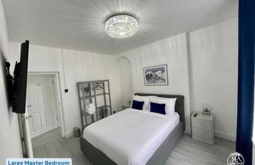 Porthcawl Apartamento | OCEAN ESCAPE 200m From the Sea, High Spec Town Centre Entire Flat, 3 Bedrooms, TVs All Rooms