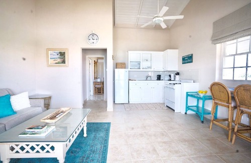 Green Garden Apartamento | Frente al mar, amplio apartamento de una habitación a dos minutos a pie de la playa