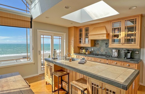 Bodega Bay Casa | Ocean Fall - Ocean front, private courtyard, deck with hot tub, amazing views